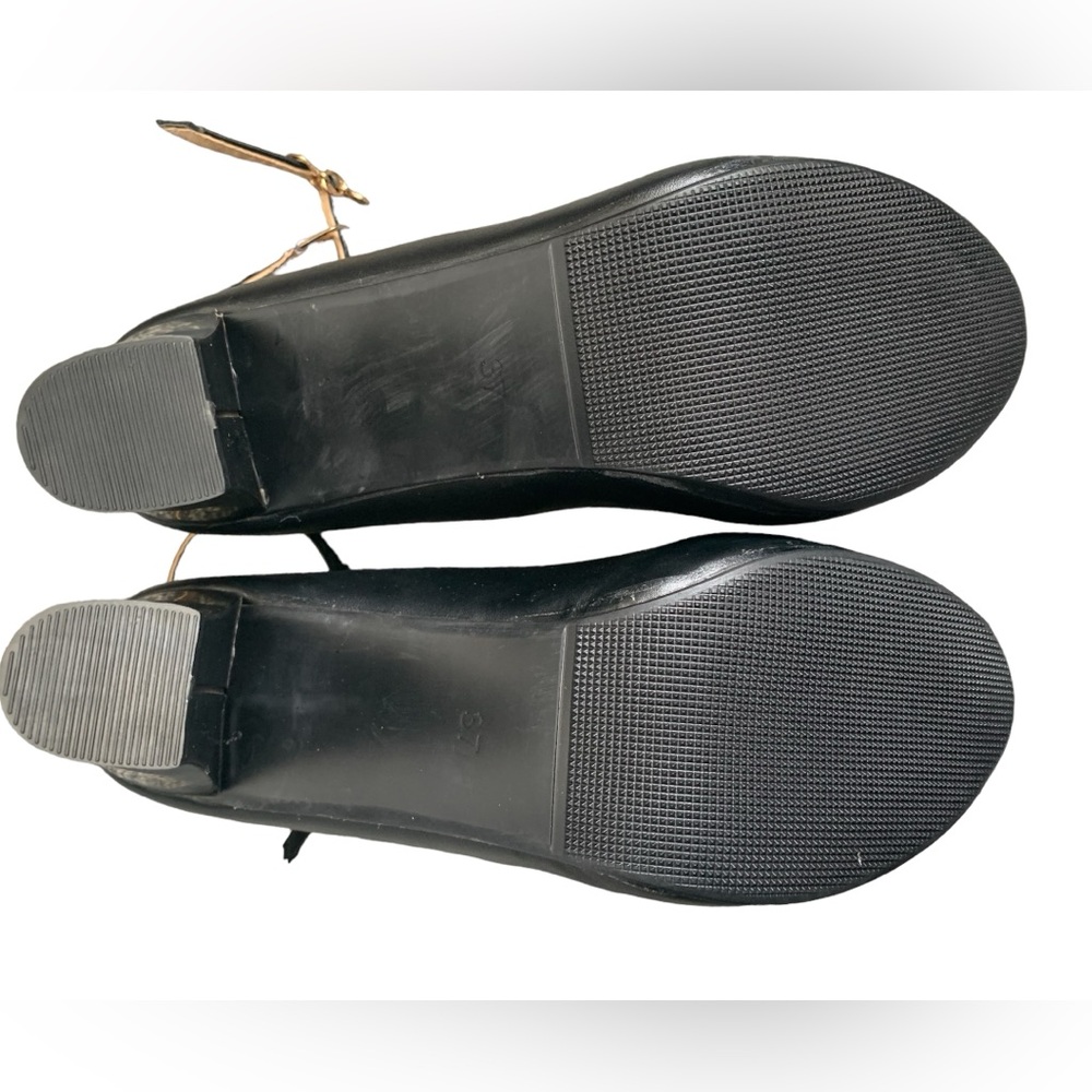 Black Mary Jane Style Pumps with Straps size 37 - Picture 8 of 10